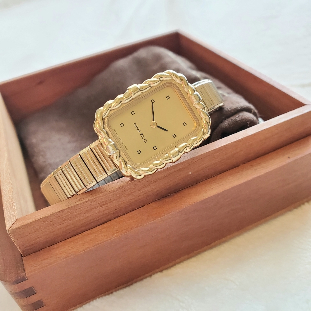 Nina Ricci Ladies Wrist Watch